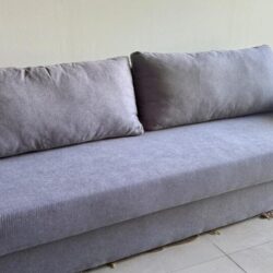 Sofá Cama 2 Cuerpos Tapizado en Tela Gris Cómodo y Moderno - Imagen 1